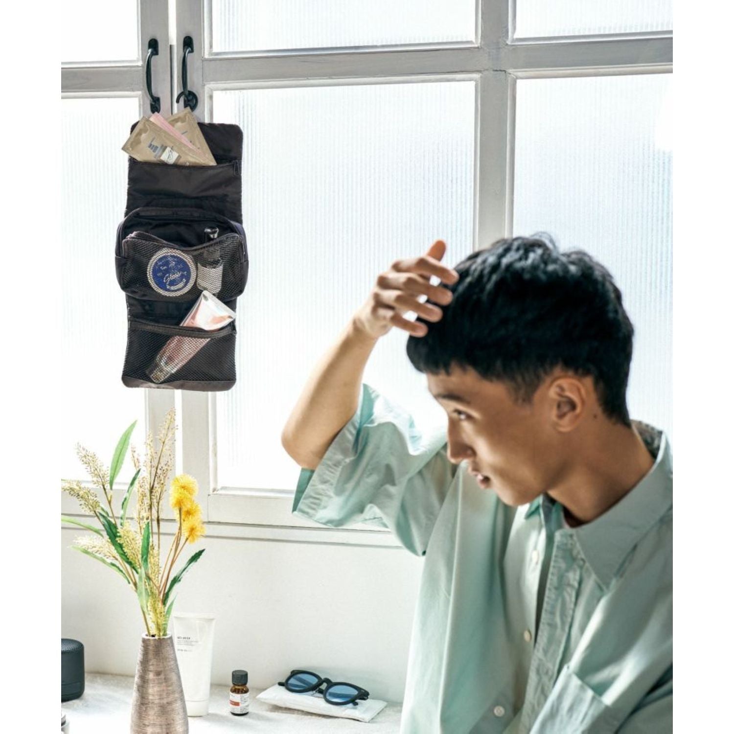 WPC Ondoo Travel Hanging Toiletry Kit (Black)